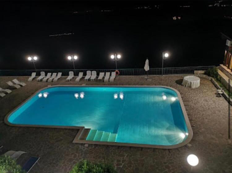 Отель Santangelo