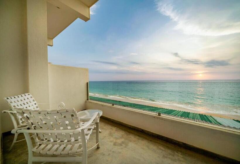 فندق Sky Breeze Right On The Beach