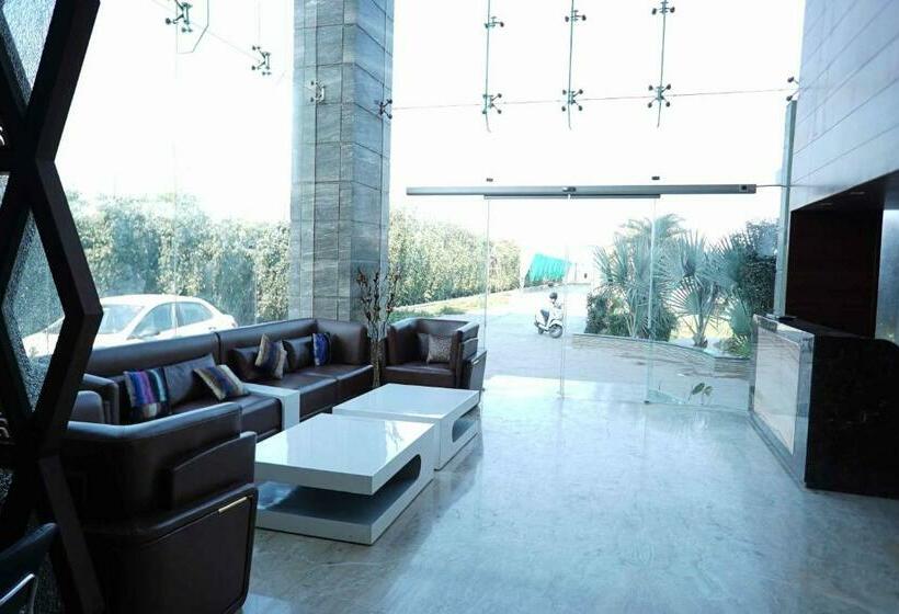 ホテル The Mystic Palms