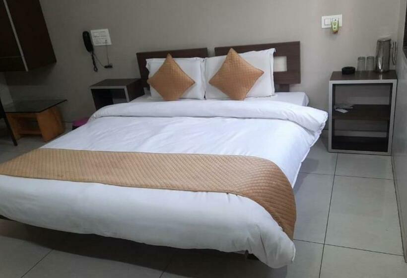 Hotel Vamoose Indrani