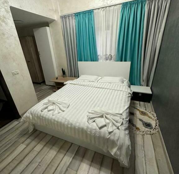 بنسيون Casa Geo Alex