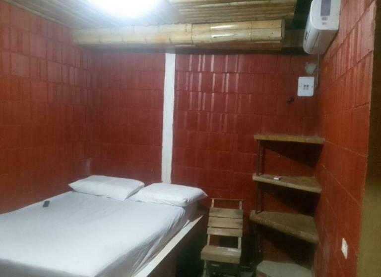 פנסיון Hostal La Ventana