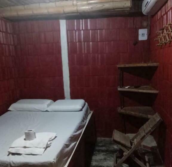 פנסיון Hostal La Ventana