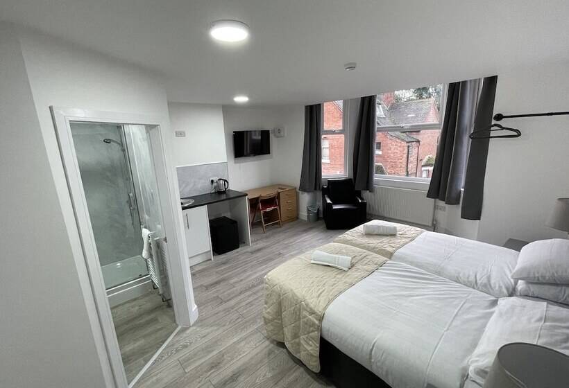 بنسيون Isuites