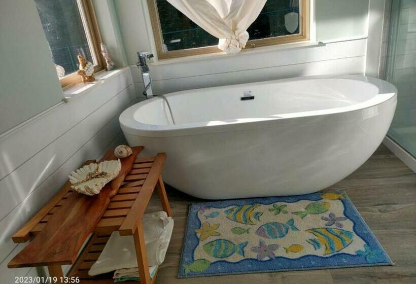 膳宿费 Private Water Front & Swimming Pool &hot Tub