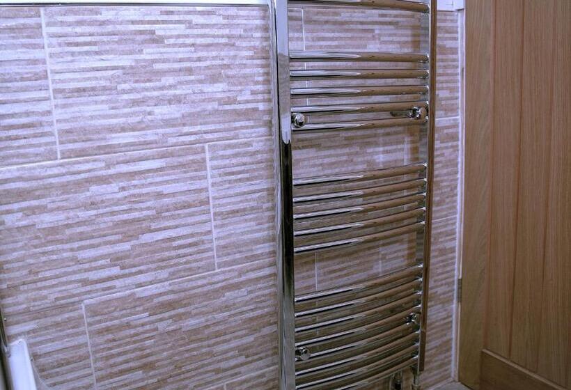 ペンション Rostron House