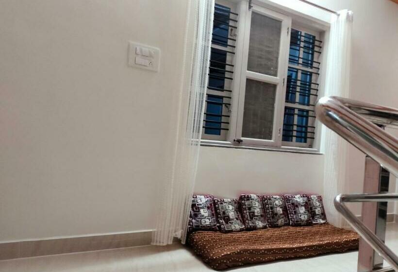 פנסיון Vivi Stays