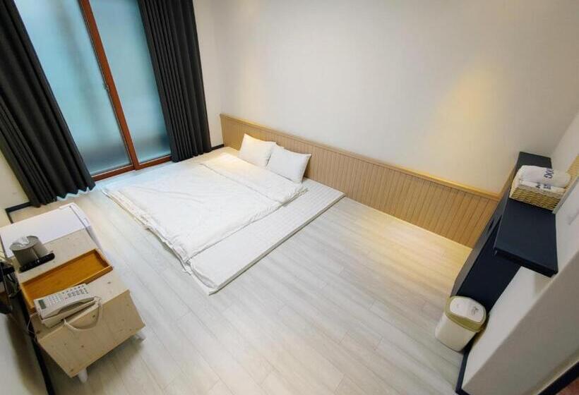 אתר נופש Birch Stay & Life With Dog