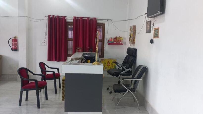 Staymaker Hotel Raj Banquet