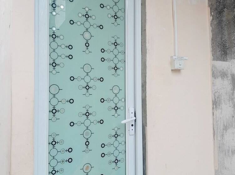 ユースホステル Homy House Semarang