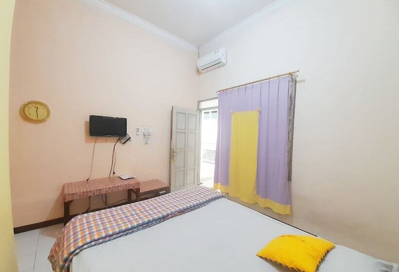 ユースホステル Homy House Semarang