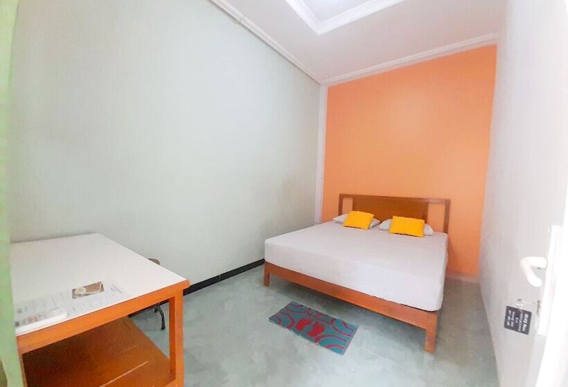 ユースホステル Homy House Semarang