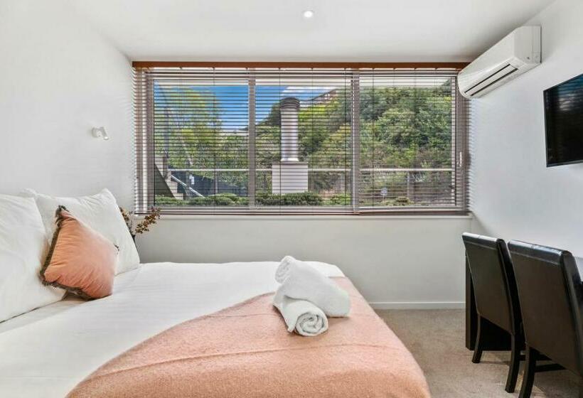 هاستل Tranquil Modern Studio