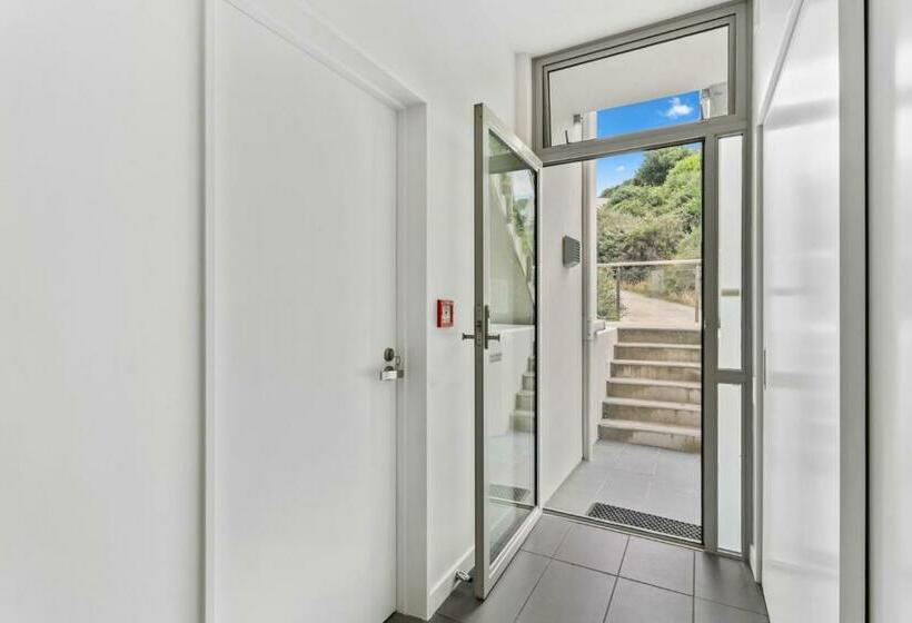 هاستل Tranquil Modern Studio