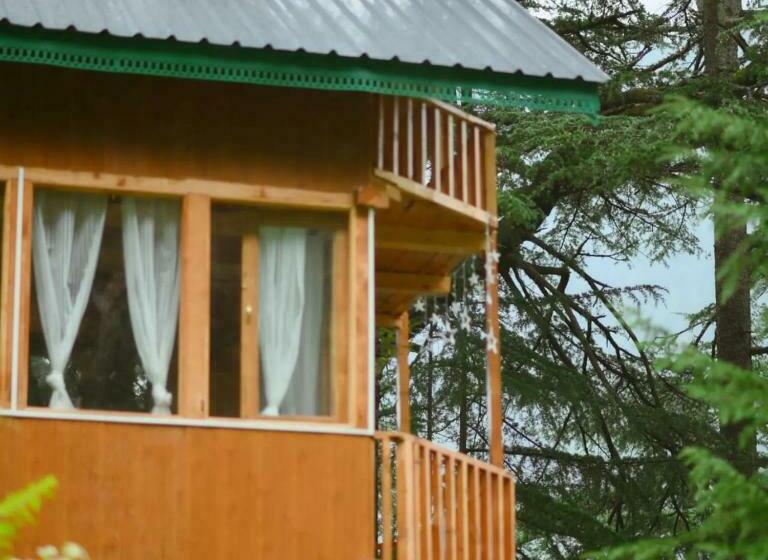 مبيت وإفطار Cliff Haven Treehouse & Cottages Jibhi