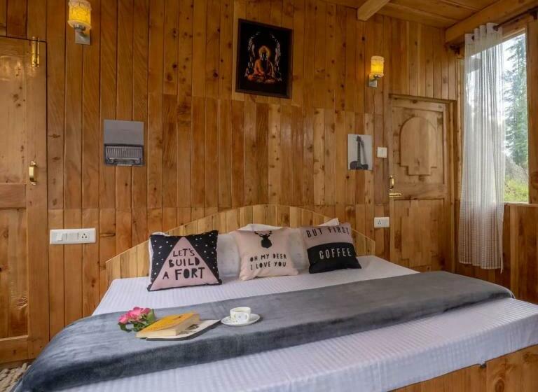 مبيت وإفطار Cliff Haven Treehouse & Cottages Jibhi