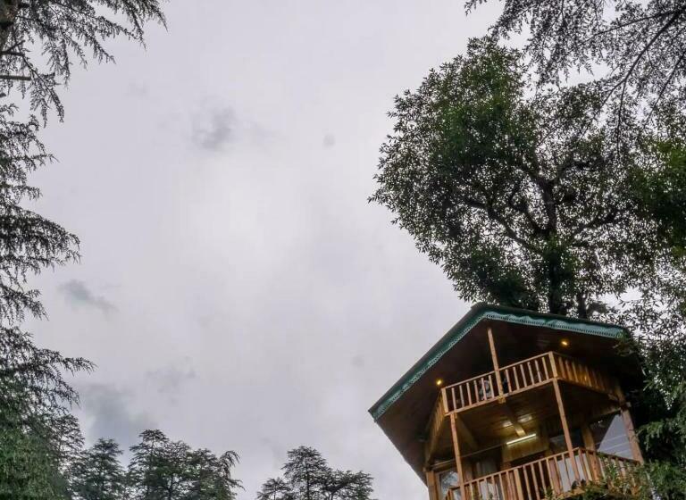 مبيت وإفطار Cliff Haven Treehouse & Cottages Jibhi