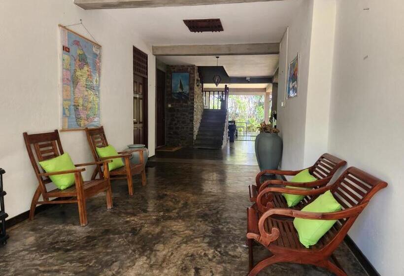 Bed and Breakfast Red Sun Beach Villa Kosgoda