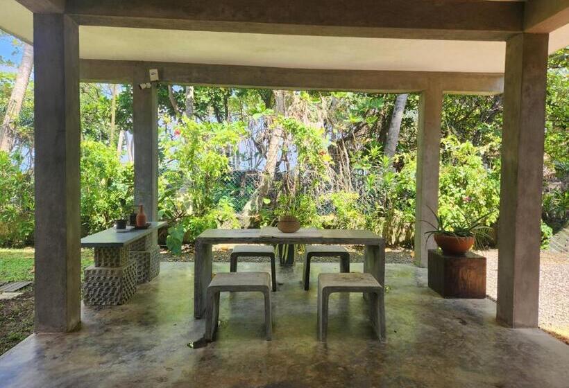 Bed and Breakfast Red Sun Beach Villa Kosgoda