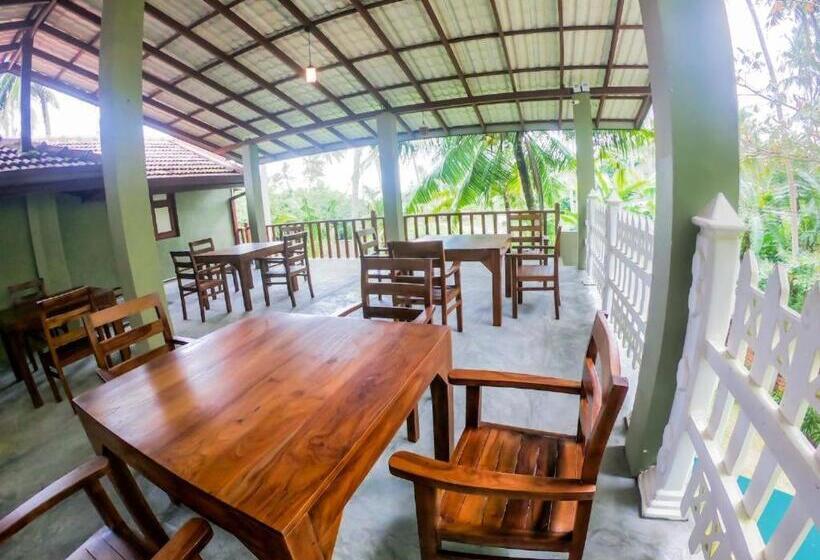 Bed and Breakfast Red Sun Beach Villa Kosgoda