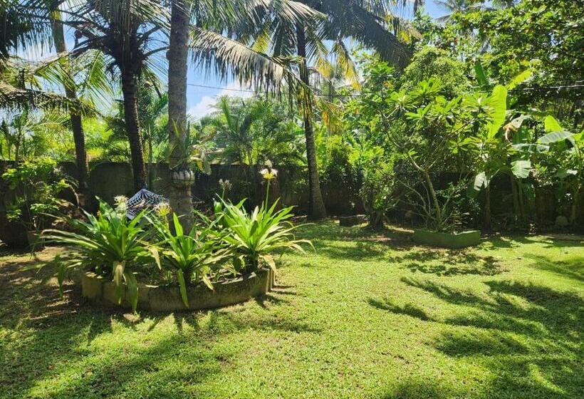 Bed and Breakfast Red Sun Beach Villa Kosgoda