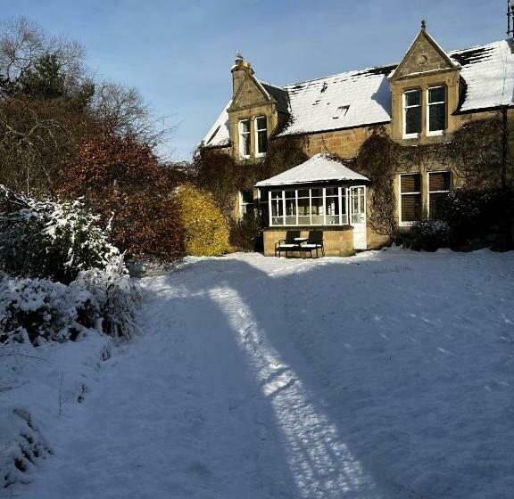 Bed and Breakfast St Duthus Villa Guesthouse