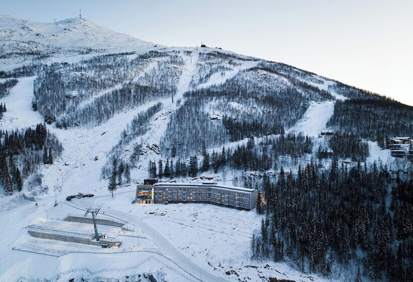 هتل Basecamp Narvik