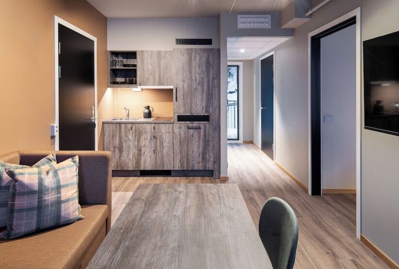 هتل Basecamp Narvik