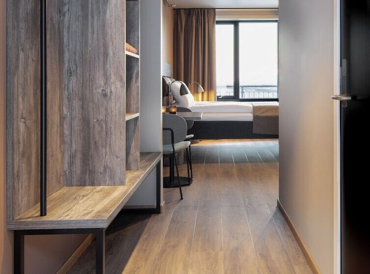 هتل Basecamp Narvik