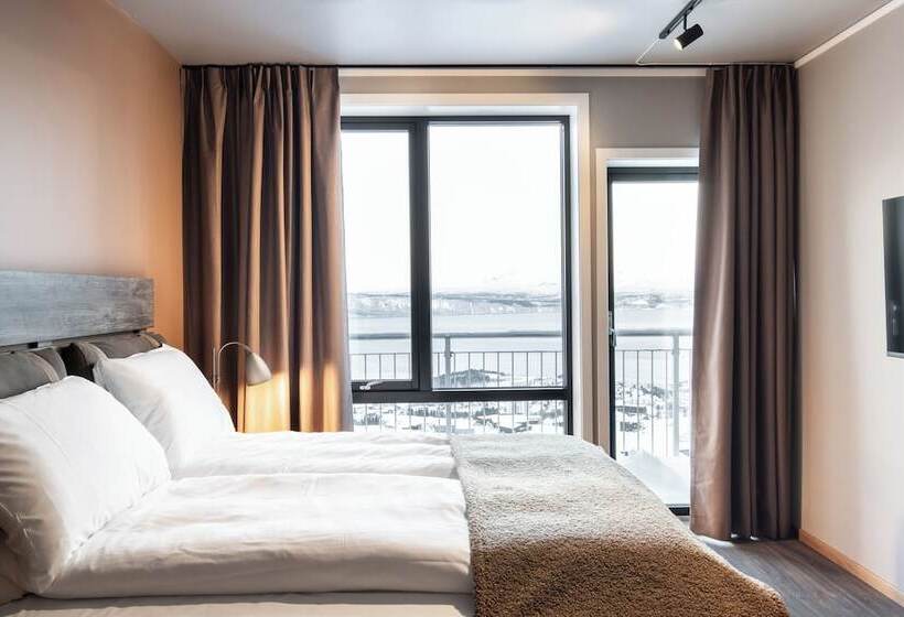 هتل Basecamp Narvik