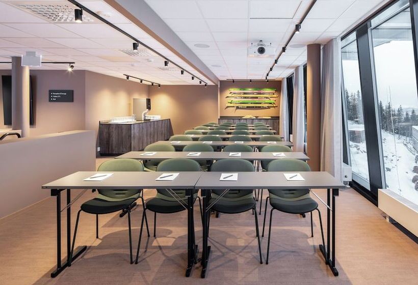 هتل Basecamp Narvik