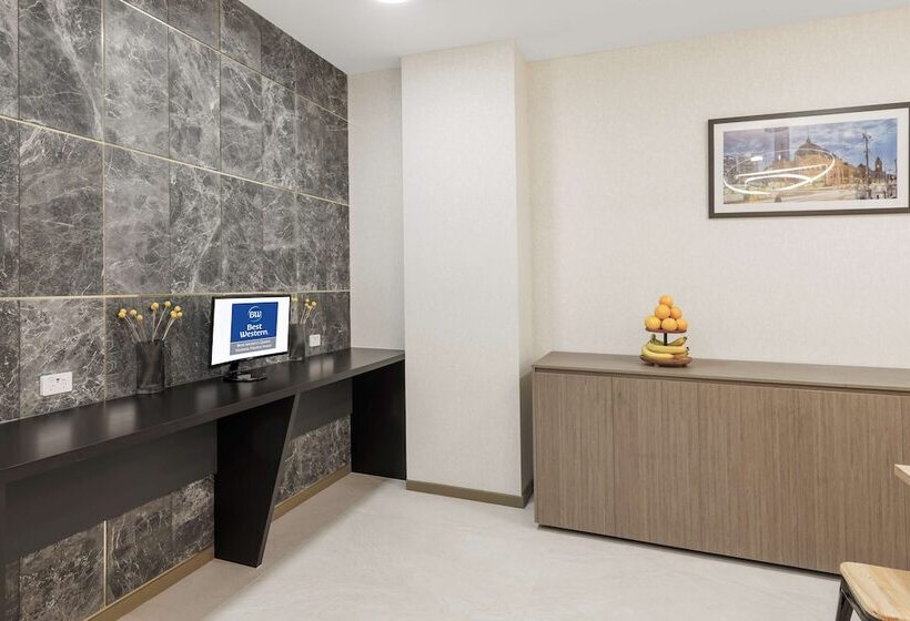 בית מלון כפרי Best Western Queen Victoria Market