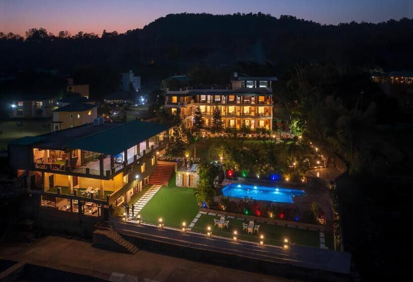 ホテル Dee Fellows Riverside Resort