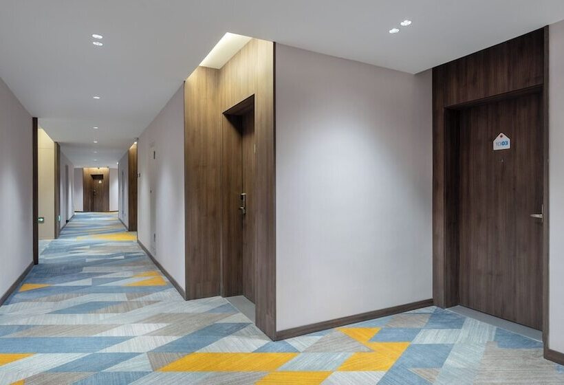 Отель Holiday Inn Express Kunming Panlong, An Ihg