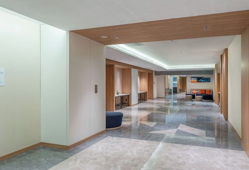 Отель Holiday Inn Express Kunming Panlong, An Ihg