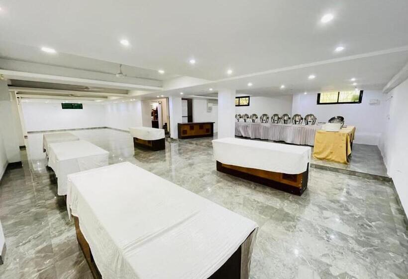 فندق Holiday Pride