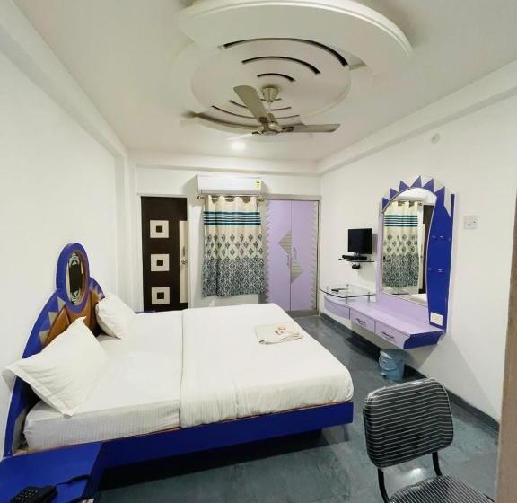 فندق Holiday Pride