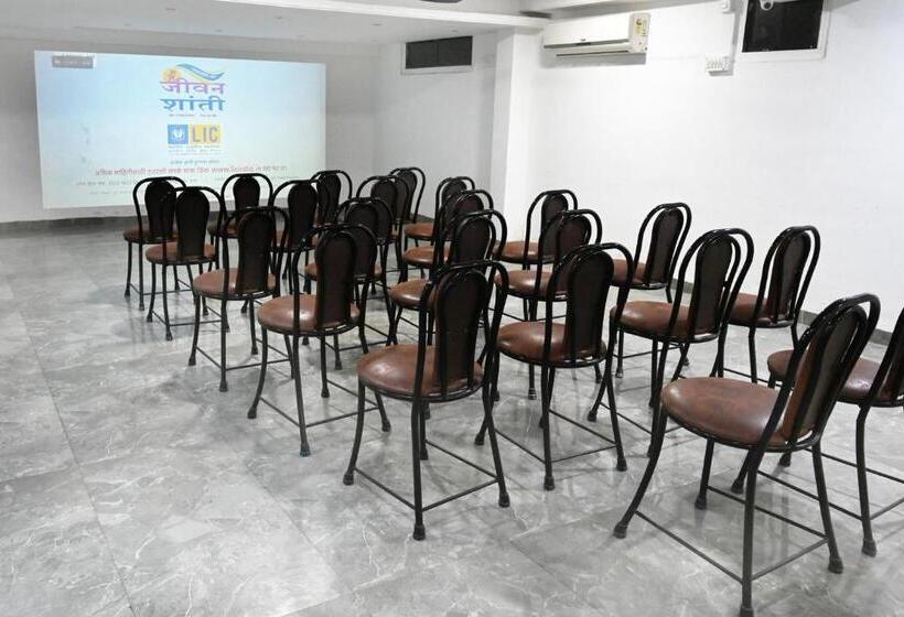 فندق Holiday Pride