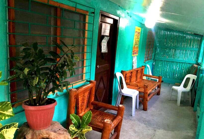 酒店 Oyo 928 Jjs Place