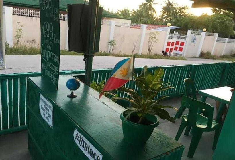 酒店 Oyo 928 Jjs Place