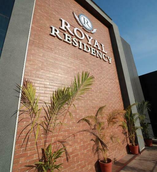 ホテル Royal Residency