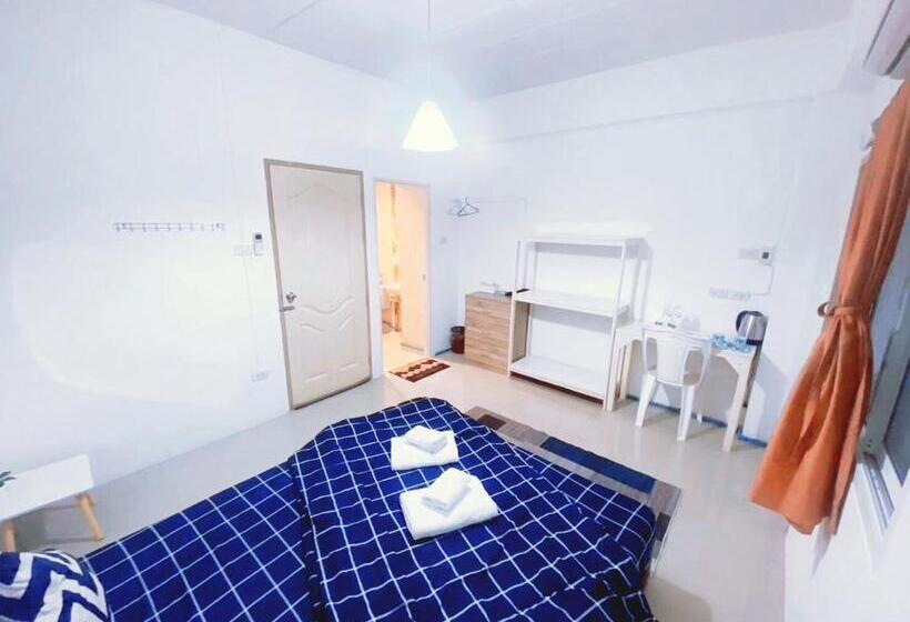 בית מלון כפרי The Sunset Bangsaen