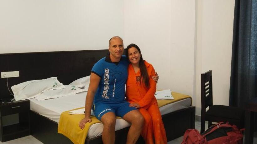 هتل Thekkady Travel Rooms