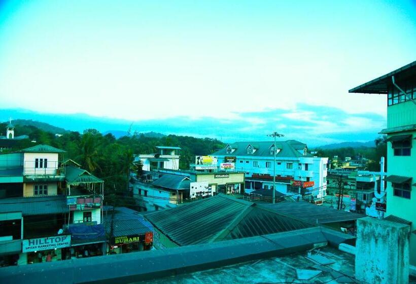 هتل Thekkady Travel Rooms