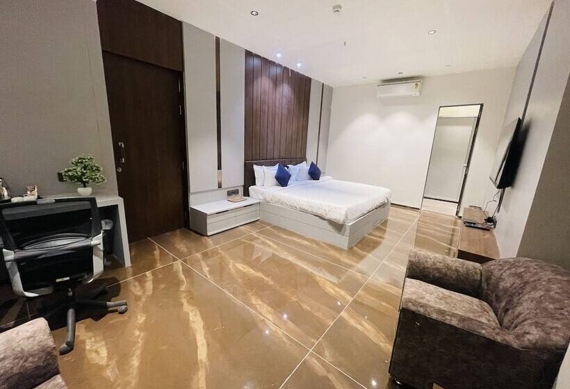 ホテル Vits Jamnagar