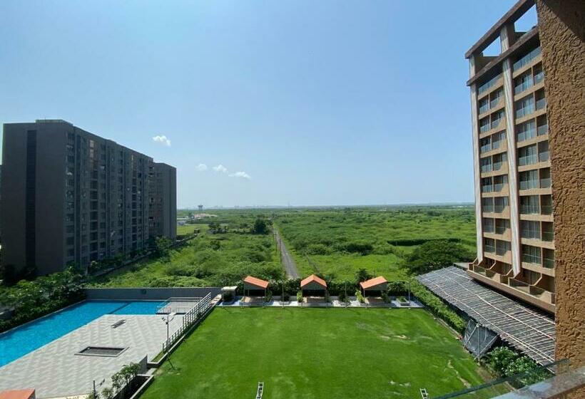 酒店 Weekend Address Homestay By Shan