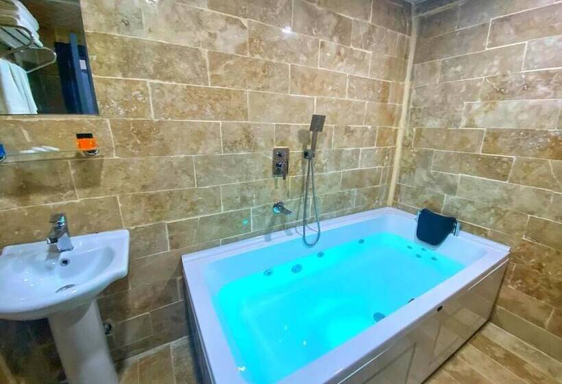 בית מלון כפרי Whitestone