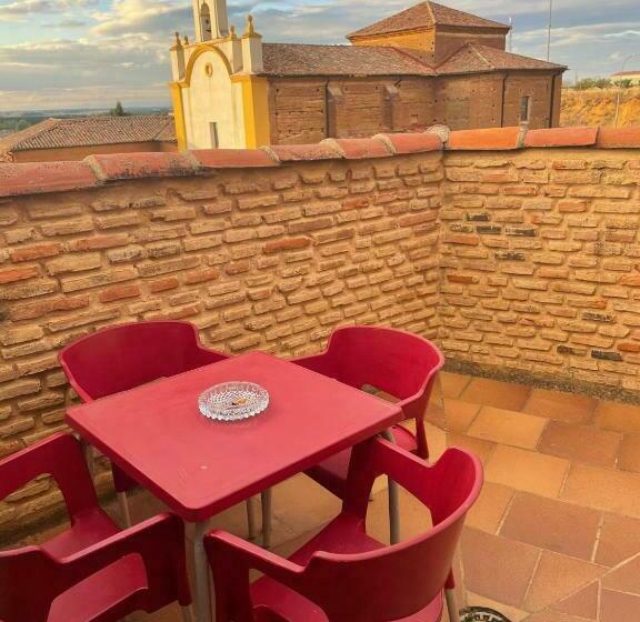 פנסיון Hostal Sahagun