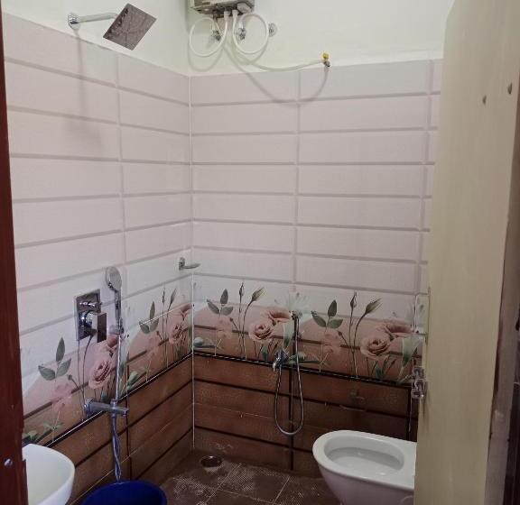 پانسیون B G Royal Heritage