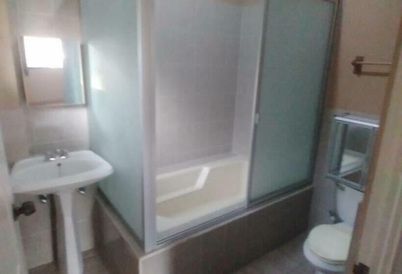 膳宿费 Beach On The Rocks